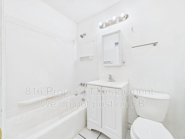 Building Photo - 6104 E 152 Terrace