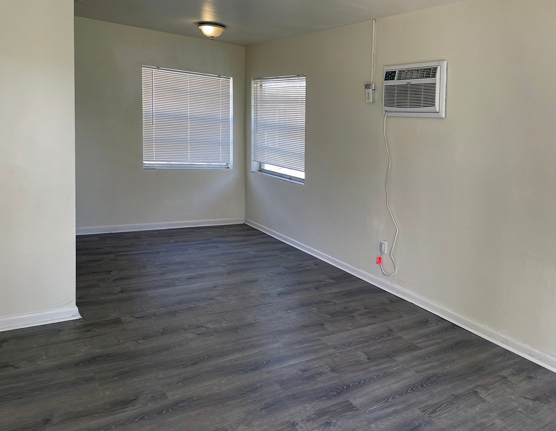 Building Photo - 810 Palm Bluff St