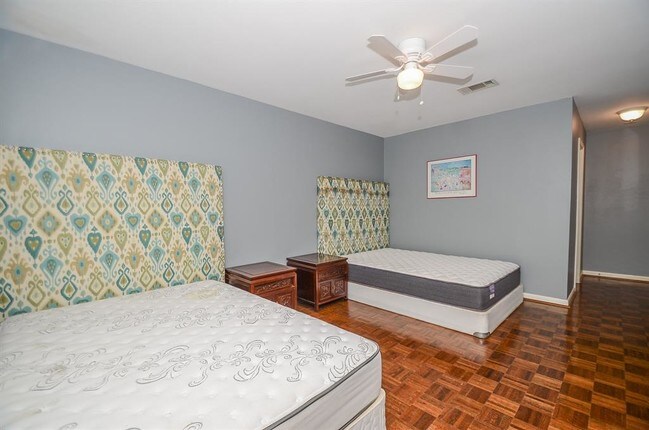 Building Photo - 8606 Oakford Dr