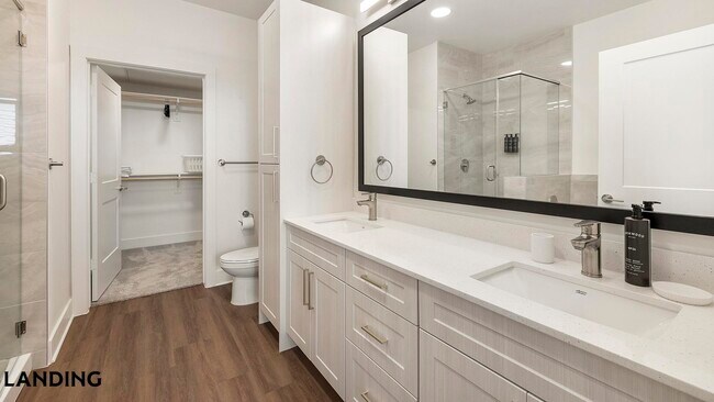 Building Photo - 108 N US Hwy 377