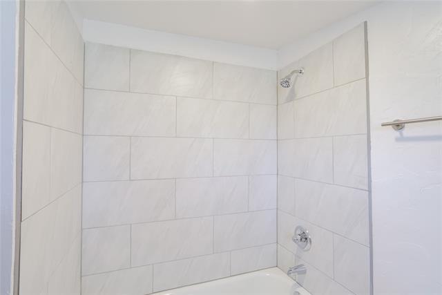 Building Photo - 217 N Burdette Ave