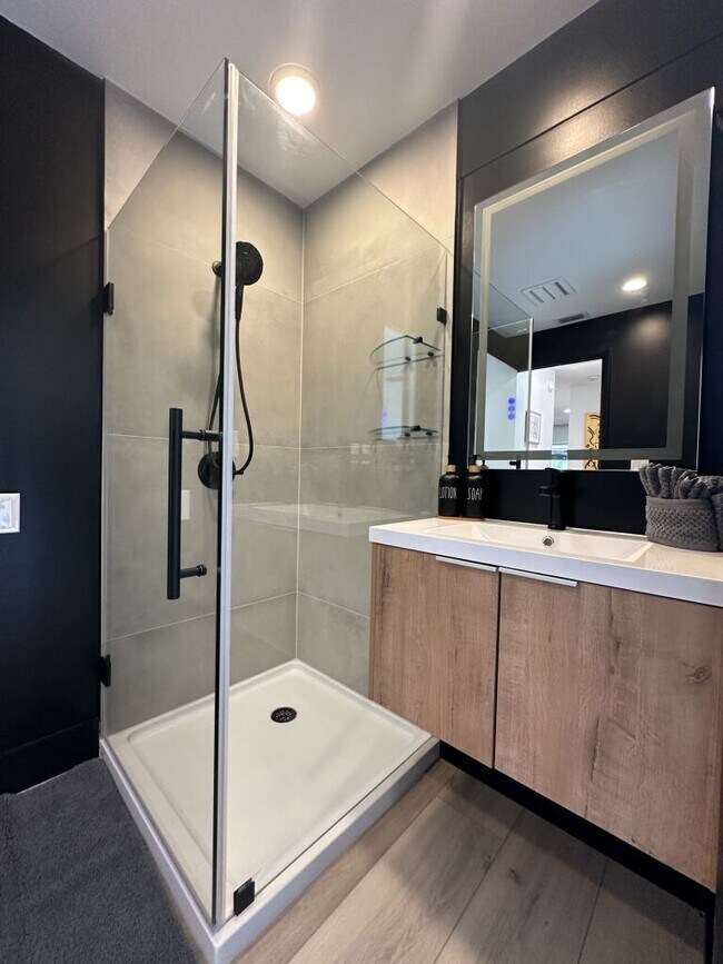 Building Photo - 2780 Landmark Dr