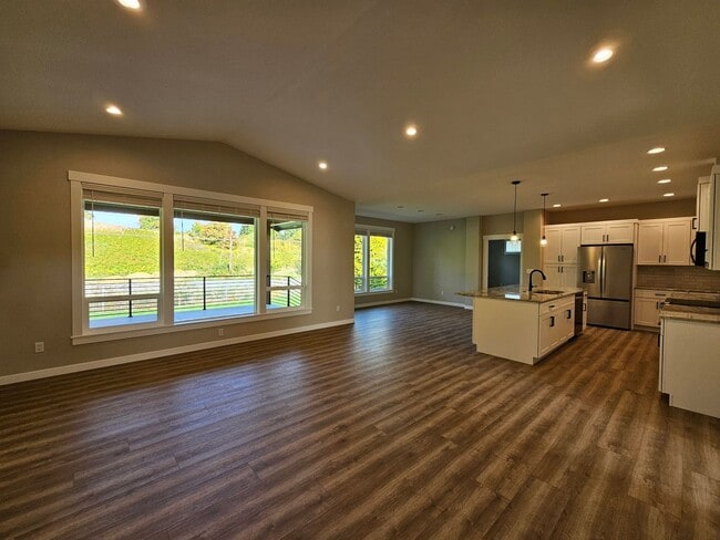Building Photo - MOVE IN SPECIAL! Newly Built Home in Birch Bay Village!