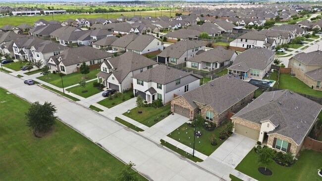 Building Photo - 7315 Buckthorn Holw Trl