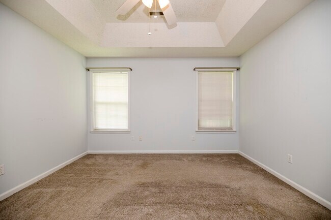 Building Photo - 901 Norman Dr