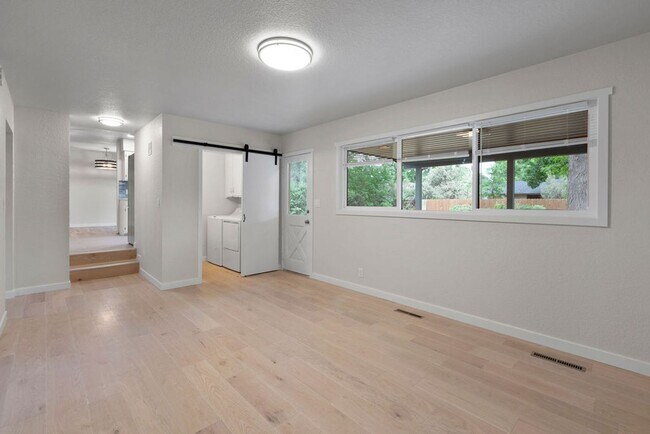 Building Photo - 4 Bedroom completely remodeled home in Fort Collins
