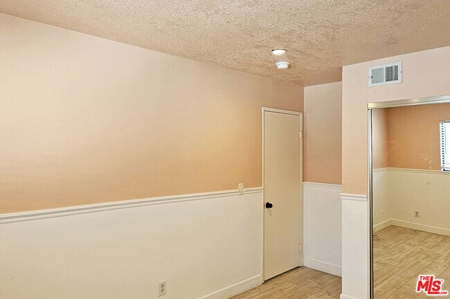 Building Photo - 18130 Oxnard St