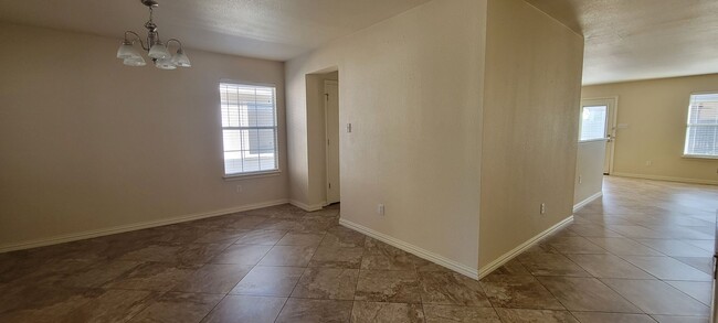 Building Photo - Upgraded Home - Granite Counters - Fenced ...