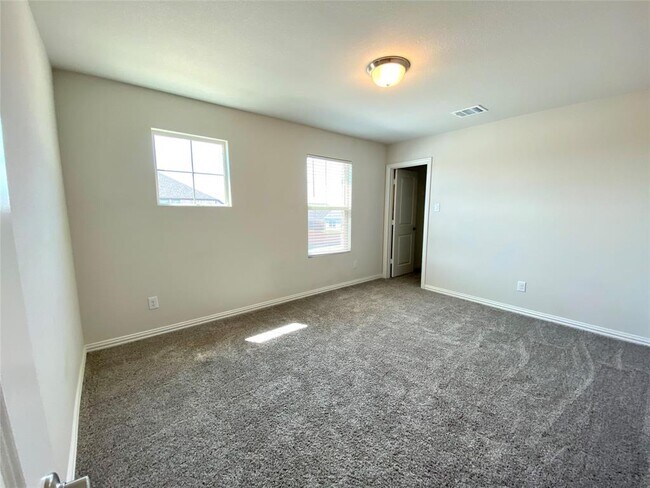 Building Photo - 1800 Canyon Ln