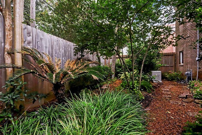 Building Photo - 6700 Belmont St