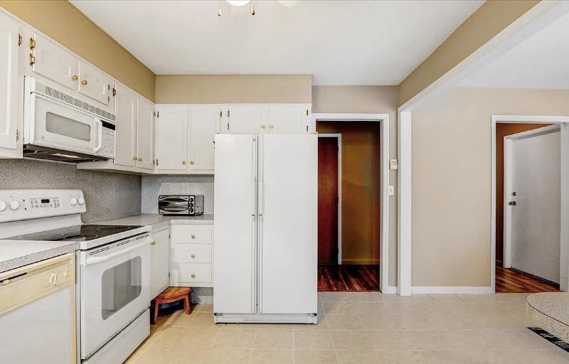 Building Photo - 455B Portsmouth Dr