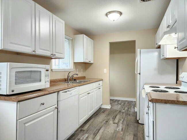 Building Photo - 3 Bedroom / 1 Bath Home in Lake Stevens with View