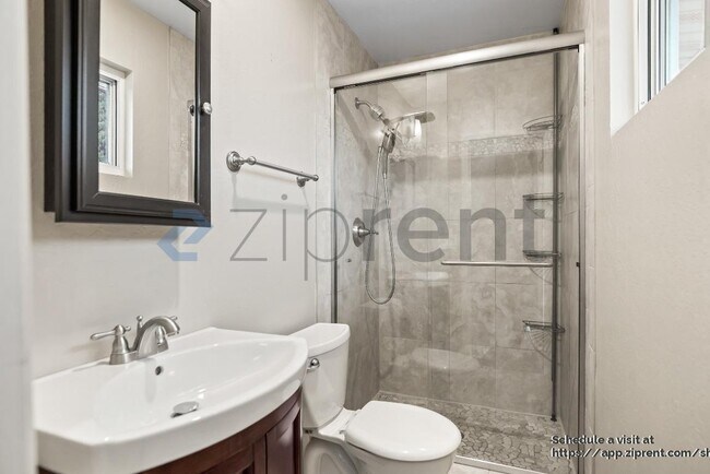 Building Photo - 48 N Lake Dr