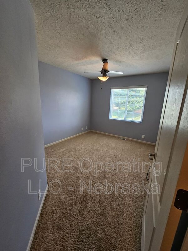 Building Photo - 16860 Larimore Ave