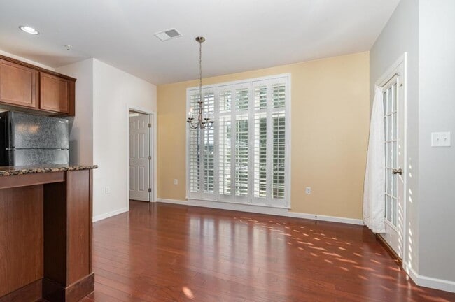 Building Photo - 3029 H Meridian Commons