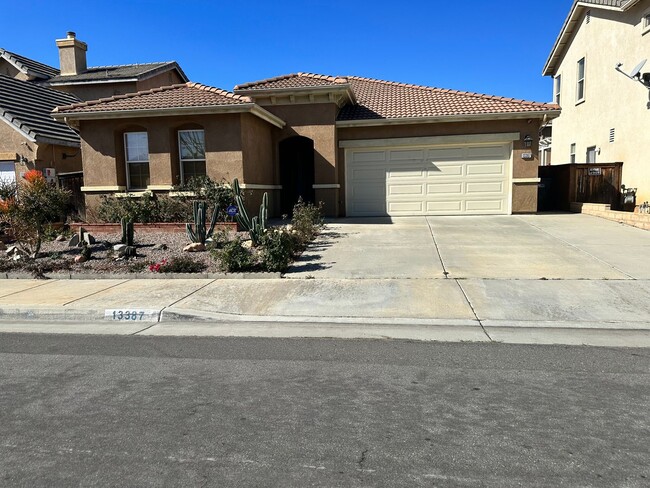 Building Photo - Delightful 3 Bedroom | 2 Bath