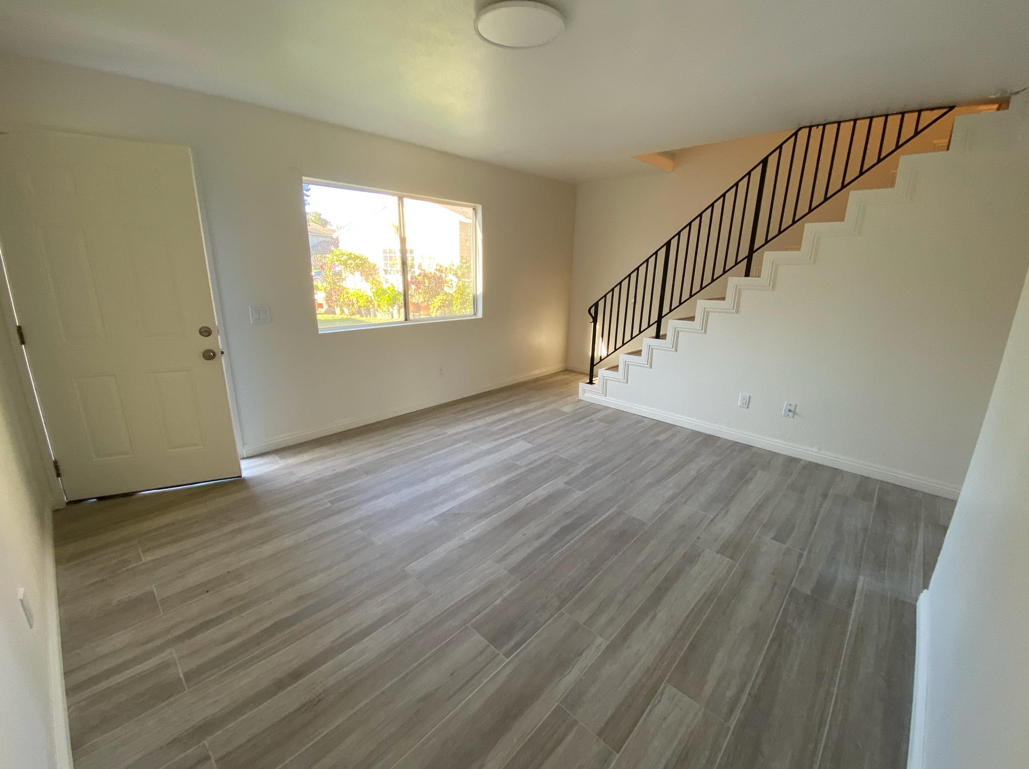 Building Photo - 15135 Monterey Ave