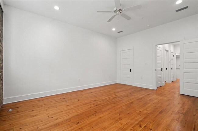 Building Photo - 362 Dauphin St