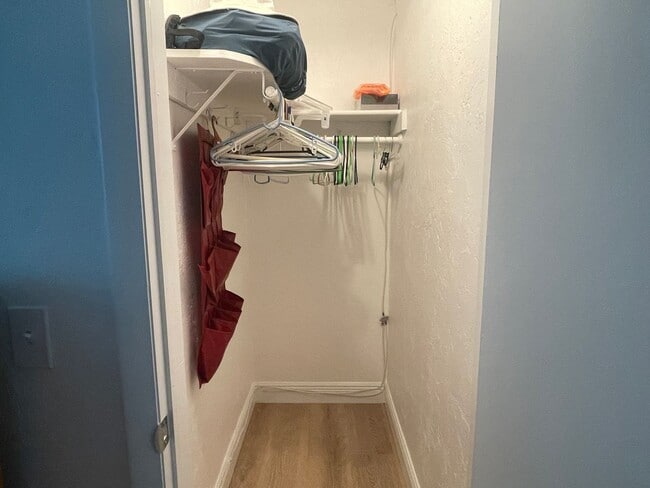Building Photo - Available Mid October 2025 Fully Furnished...