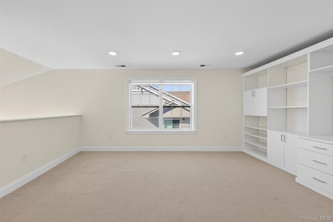 Building Photo - 402 Sacandaga Loop