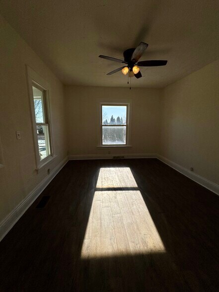 Building Photo - 906 Charlotte St