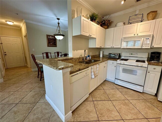 Building Photo - 2724 Via Murano