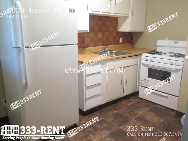 Building Photo - 13821 Holmes Rd