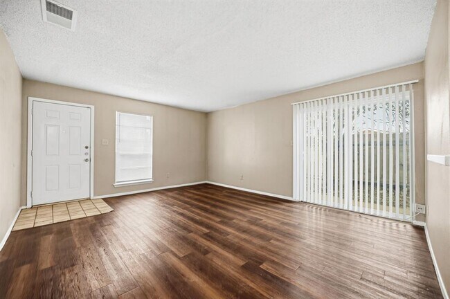 Building Photo - 5200 Nuckols Crossing Rd