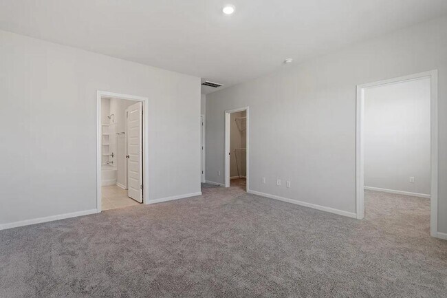 Building Photo - 51 Pansy Pk