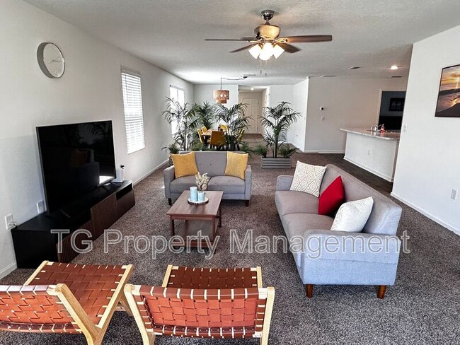 Building Photo - 12571 Russian Olive Rd
