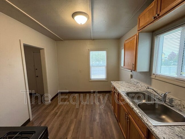 Building Photo - 311 E Grove Ave