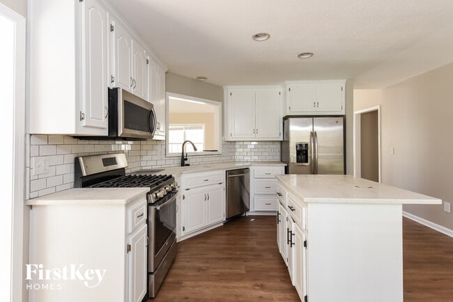 Building Photo - 206 Red Fox Ct