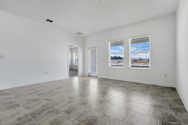 Building Photo - Stunning 4BR Eastham Plan in Pine Glen | Solar Home with Resort-Style Amenities in St. Cloud, FL