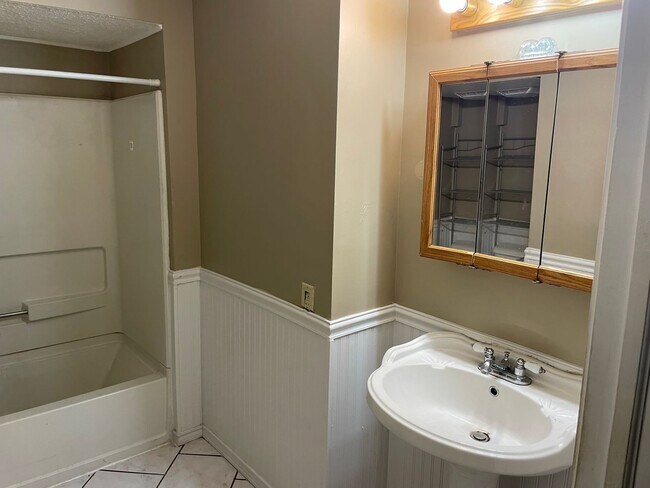 Building Photo - 20 Franklin St