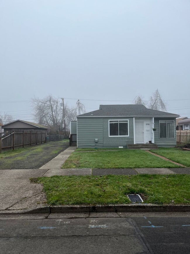 Primary Photo - 3-Bedroom 2-Bathroom home in Springfield