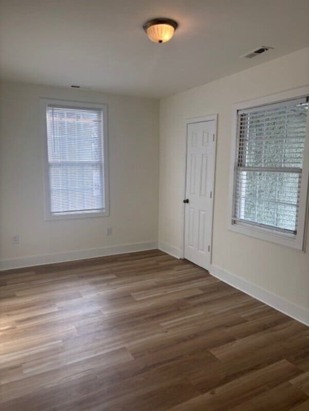 Building Photo - 2922 Noble Ave