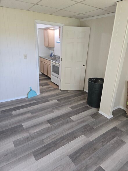 Building Photo - 726 W Clay St