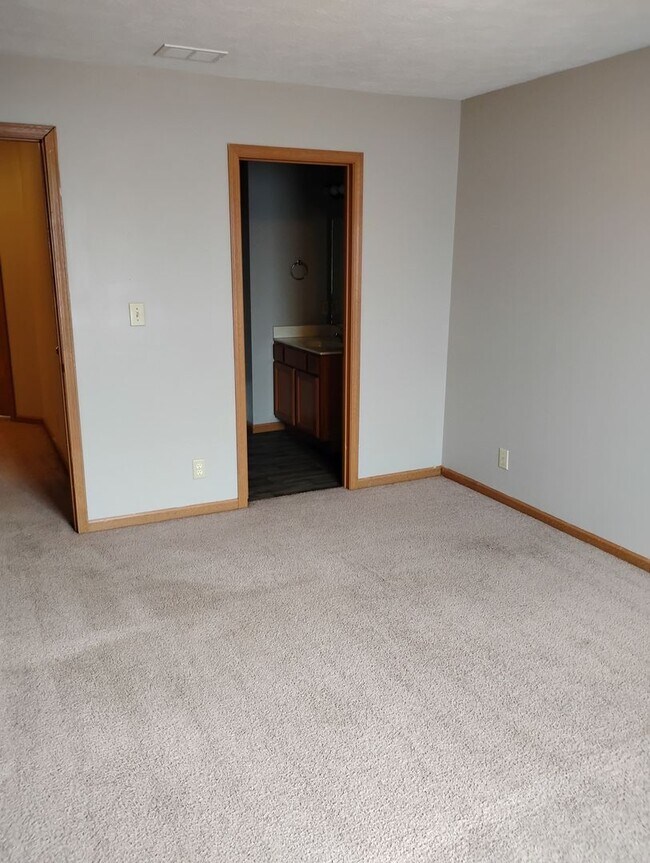Building Photo - 3296 Hopkins Dr