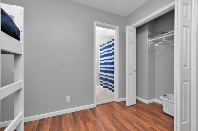 Building Photo - 5822 Santa Bernadetta