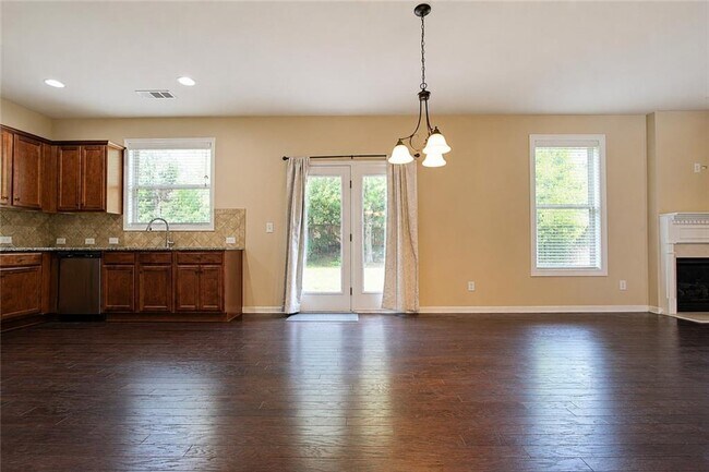 Building Photo - 5817 Park Point