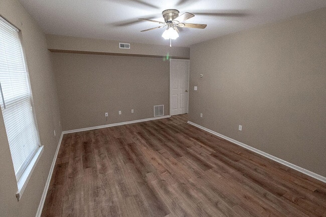 Building Photo - 1530 Florence Dr