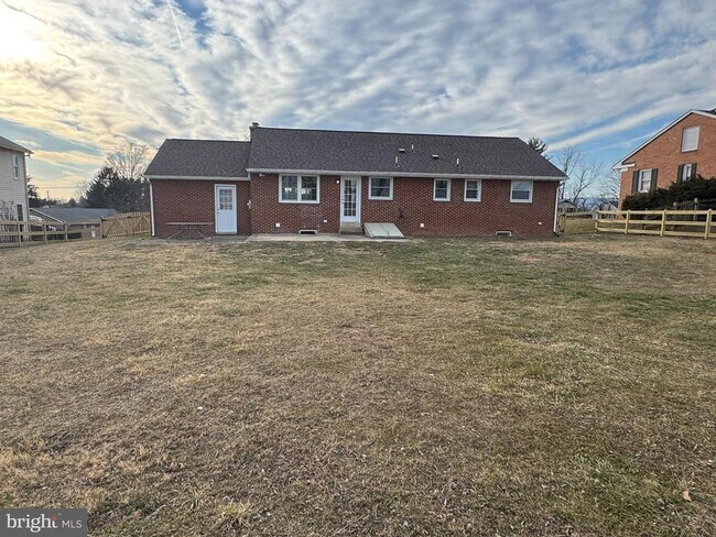 Building Photo - 8787 Hickory Hill