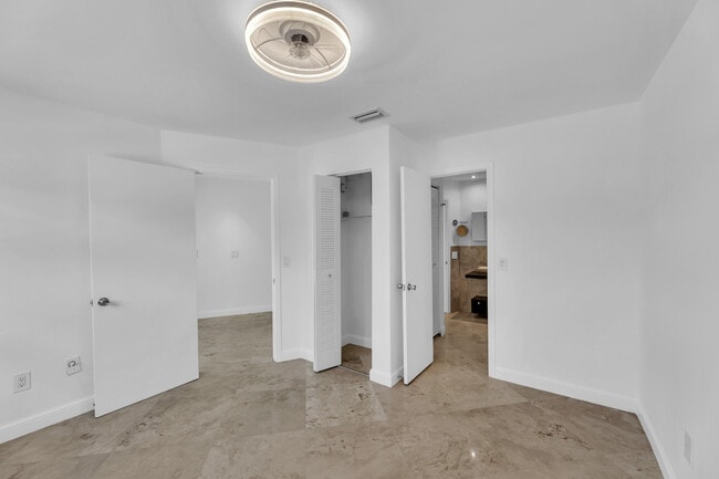 Building Photo - 2119 N 14th Terrace