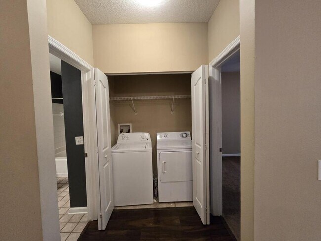 Building Photo - 4207 S Dale Mabry Hwy