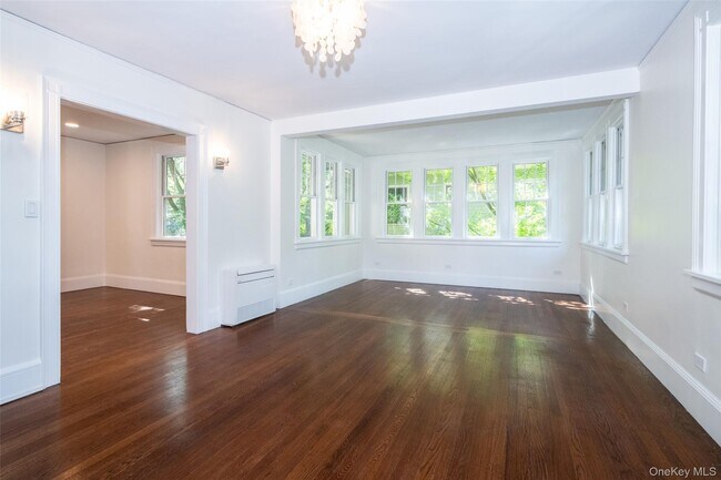 Building Photo - 162 Rockingstone Ave