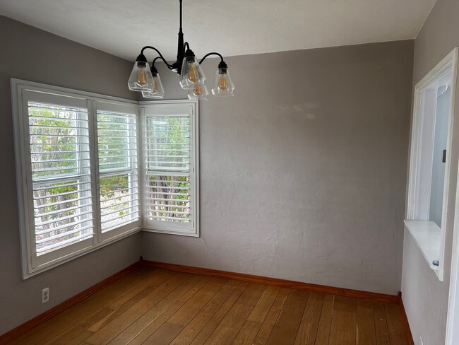 Building Photo - 300 Ridgway Ave