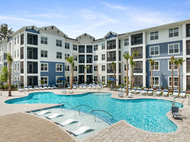 Building Photo - Aventon Noelle