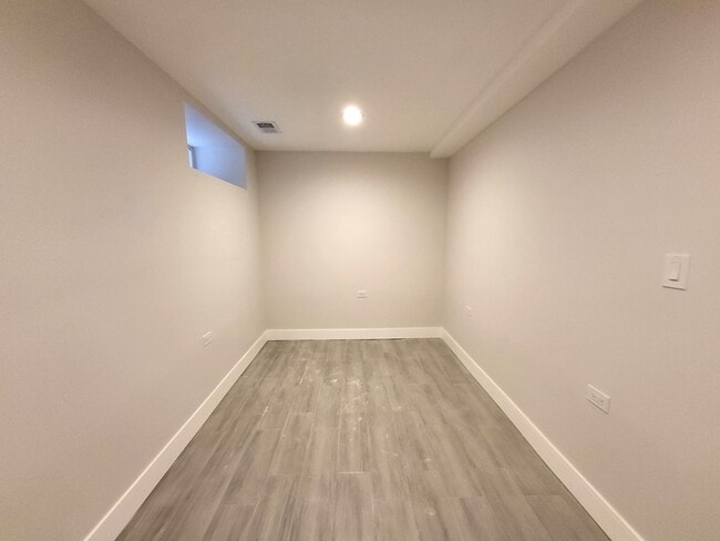 Building Photo - 2828 W Fulton St