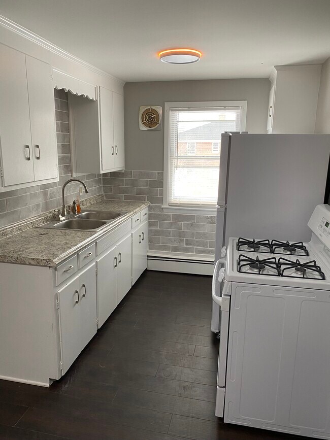 Building Photo - 6068 Transit Rd