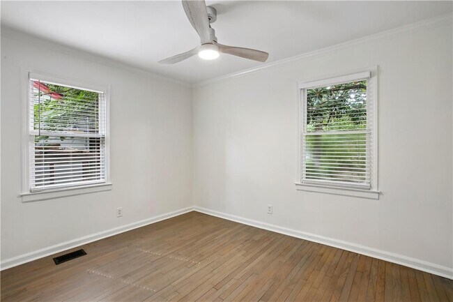 Building Photo - 1649 Beecher St SW